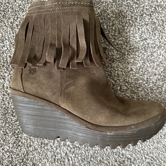 Fly London Suede Wedge bootie with fringe in Taupe/brown - Picture 5 of 8